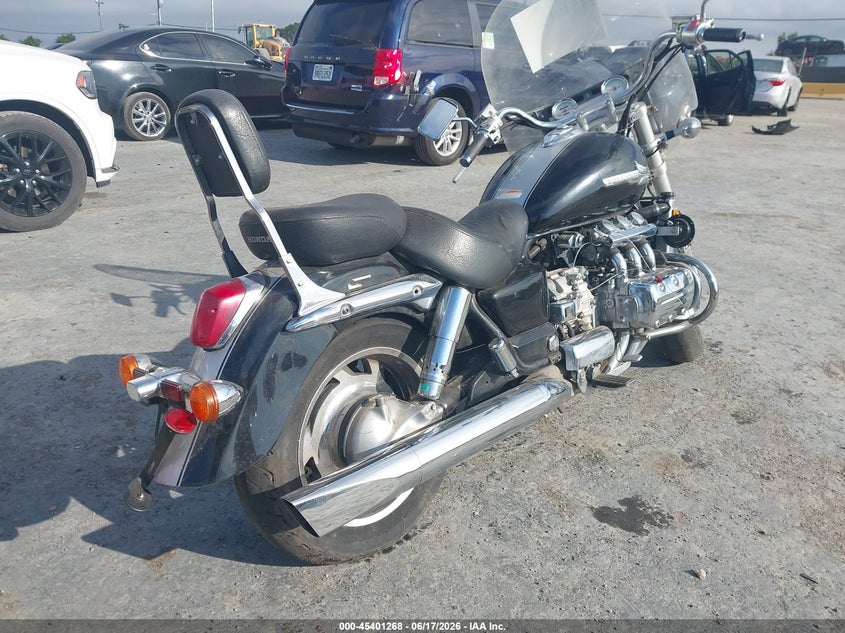 2001 HONDA GL MOTO 6