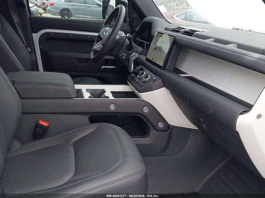 2025 LAND ROVER DEFENDER auction photo 5