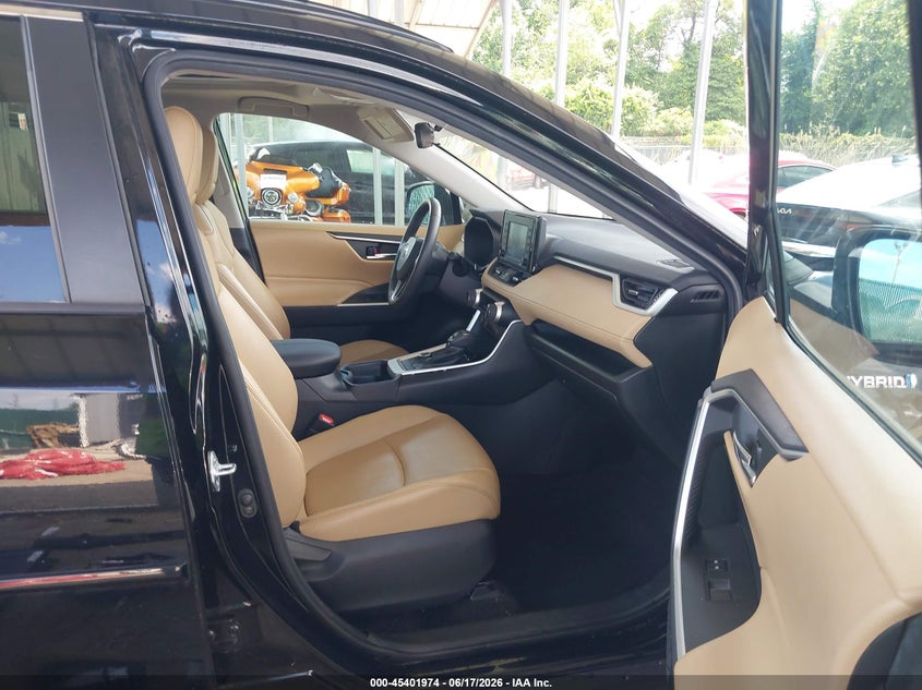 AtlanticExpress - Toyota RAV4 Hybrid