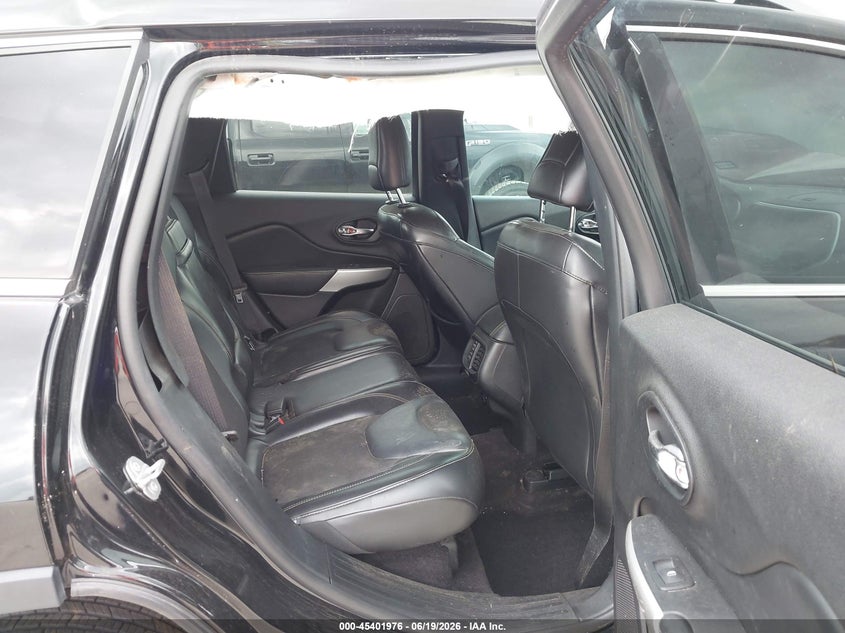 2018 JEEP CHEROKEE auction photo 8
