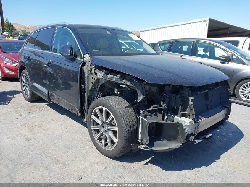 Vin: wa1laaf73hd027292, lot: 45900088, audi q7 3.0t premium 2017 img_1