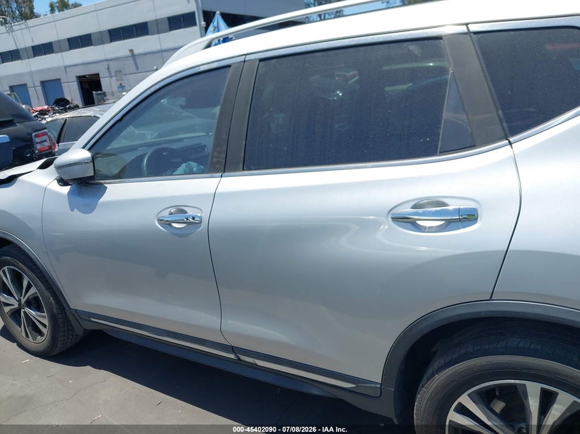 2018 NISSAN ROGUE SL — Photo 15