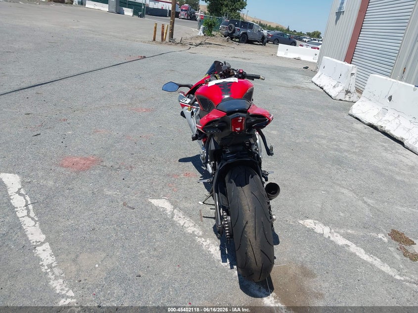 2015 Yamaha Yzfr1 C VIN: JYARN39Y4FA000522 Lot: 45402118