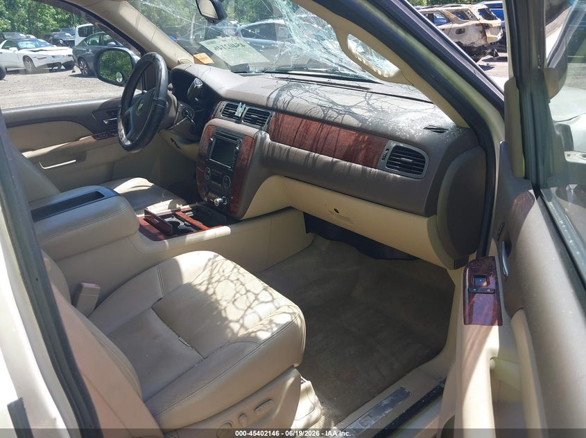 2010 CHEVROLET AVALANCHE 1500 auction photo 5