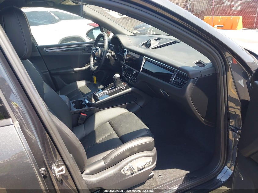 2023 PORSCHE MACAN auction photo 5