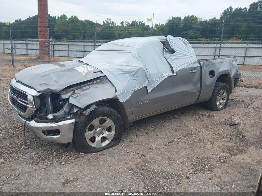 Vin: 1c6srfbt0ln292658, lot: 45900344, ram 1500 big horn  4x4 6'4 box 20202