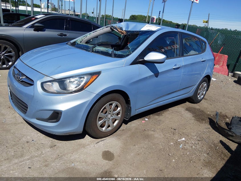 2013 Hyundai Accent Gs KMHCT5AE8DU132199 photo 1