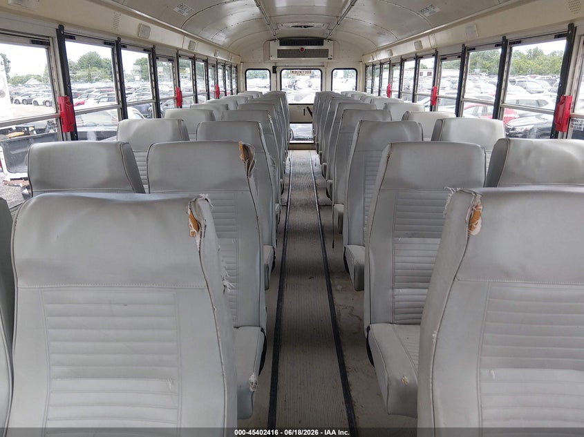 2016 IC CORPORATION 3000 auction photo 6