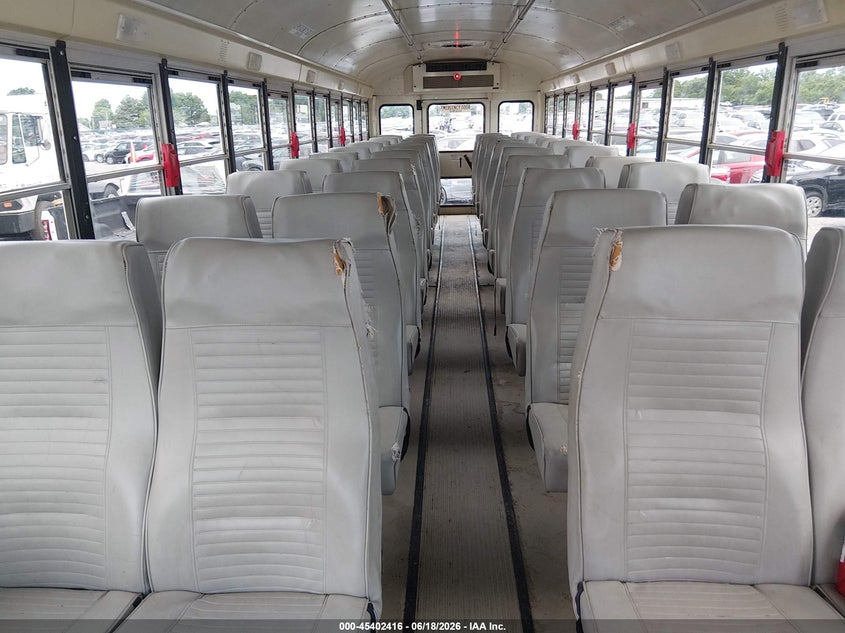 2016 IC CORPORATION 3000 auction photo 8
