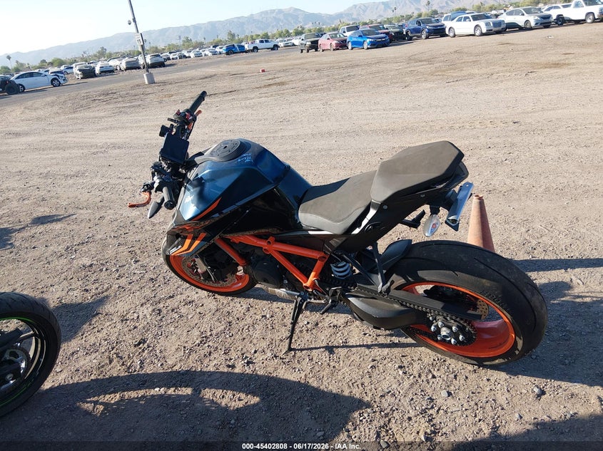 2023 KTM KTM 1290 SUPER DUKE R SPORT_BIKE 2
