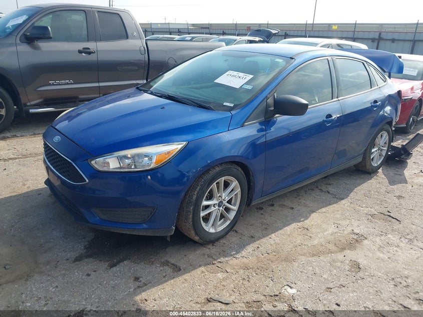 VIN 1FADP3FE8JL319654 2018 FORD FOCUS SE