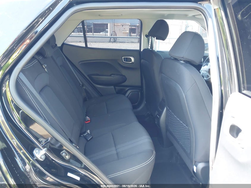 2025 HYUNDAI VENUE auction photo 8