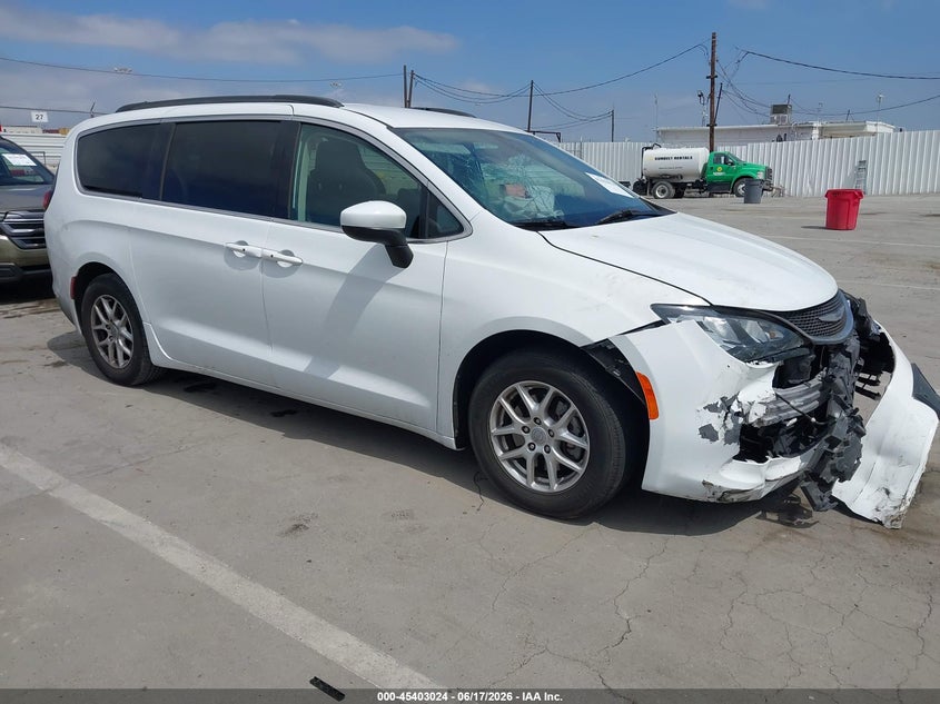 2020 Chrysler Voyager