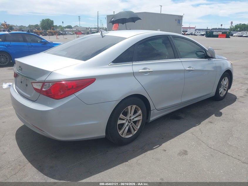 2011 HYUNDAI SONATA auction photo 4