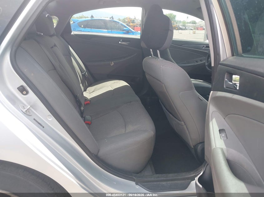 2011 HYUNDAI SONATA auction photo 8