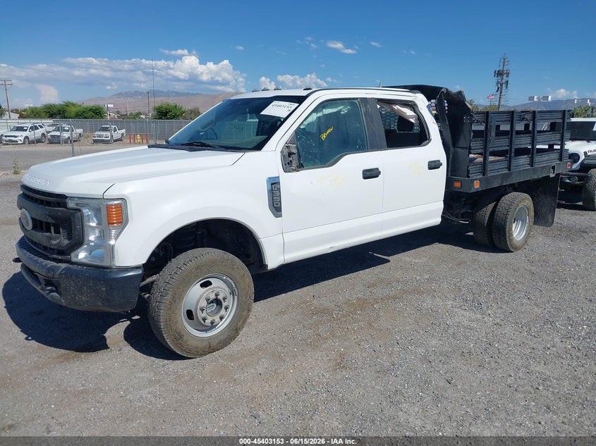 2022 Ford F-350 Chassis 1FD8W3H62NED17361 photo 1