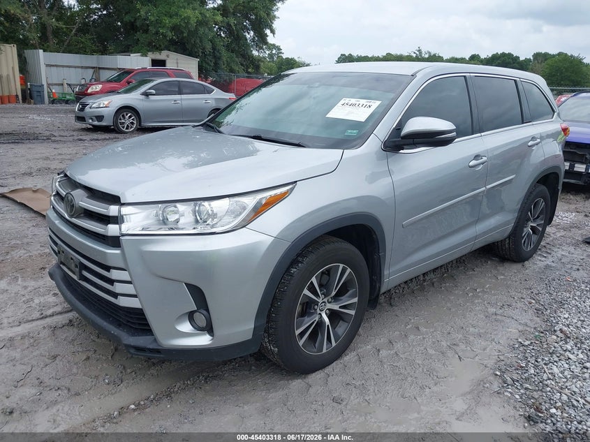 VIN 5TDBZRFH3JS831801 2018 TOYOTA HIGHLANDER LE PLUS