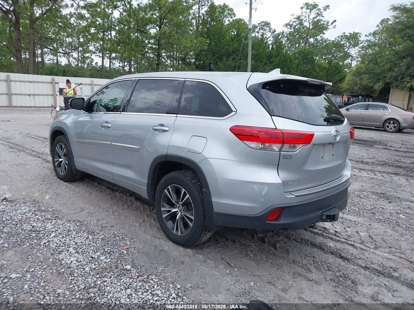 VIN 5TDBZRFH3JS831801 2018 TOYOTA HIGHLANDER LE PLUS