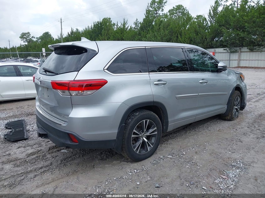 VIN 5TDBZRFH3JS831801 2018 TOYOTA HIGHLANDER LE PLUS
