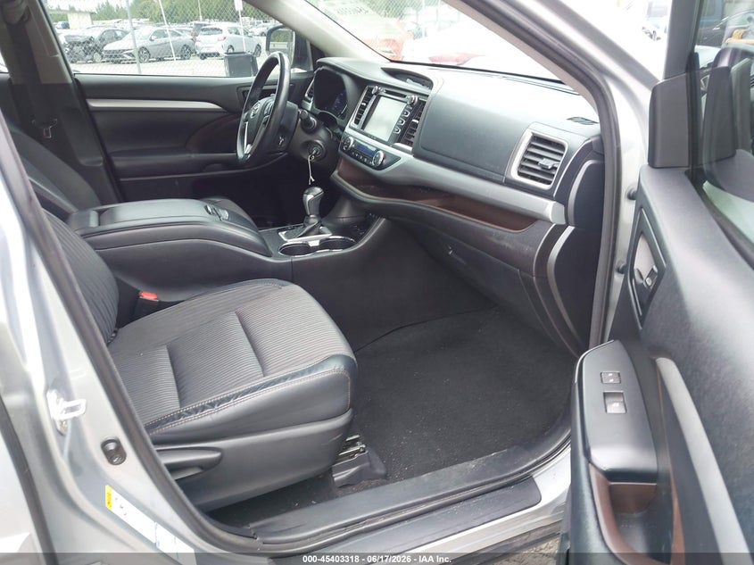 VIN 5TDBZRFH3JS831801 2018 TOYOTA HIGHLANDER LE PLUS