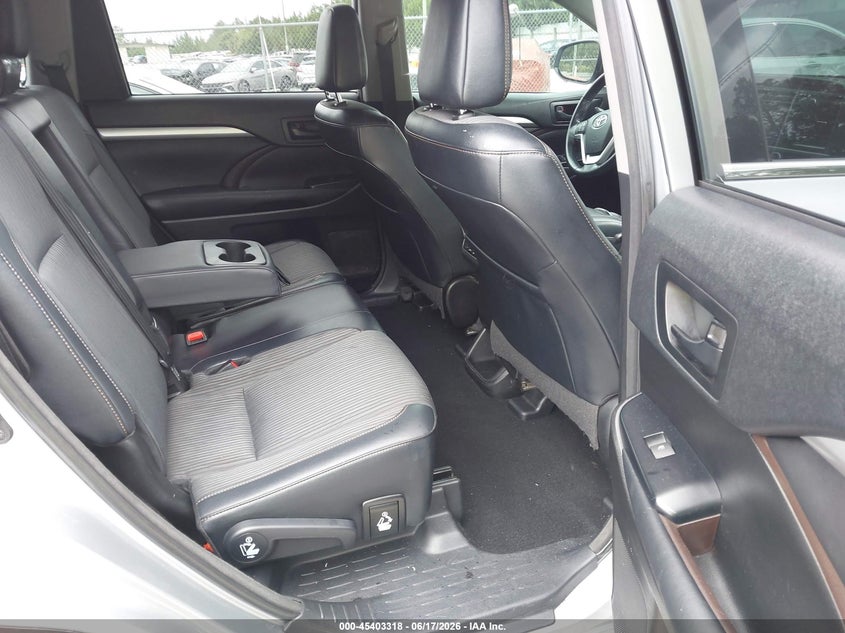 VIN 5TDBZRFH3JS831801 2018 TOYOTA HIGHLANDER LE PLUS