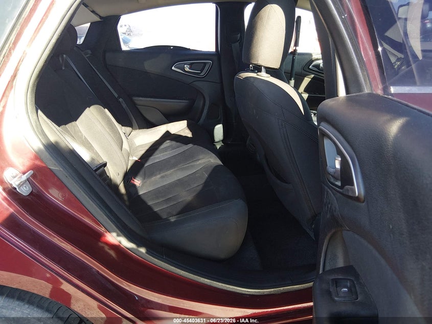 2015 CHRYSLER 200 auction photo 8