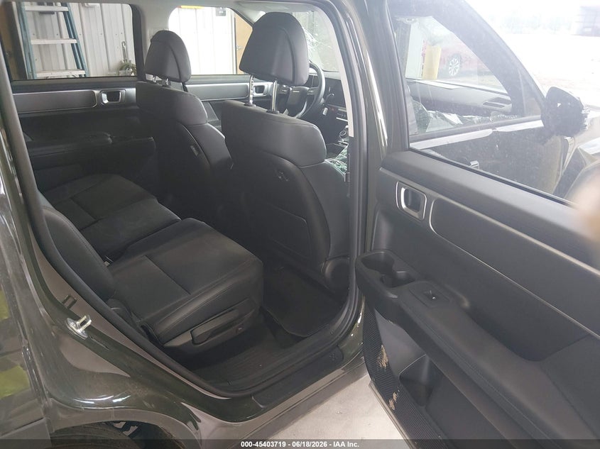 2025 HYUNDAI SANTA FE HYBRID auction photo 8