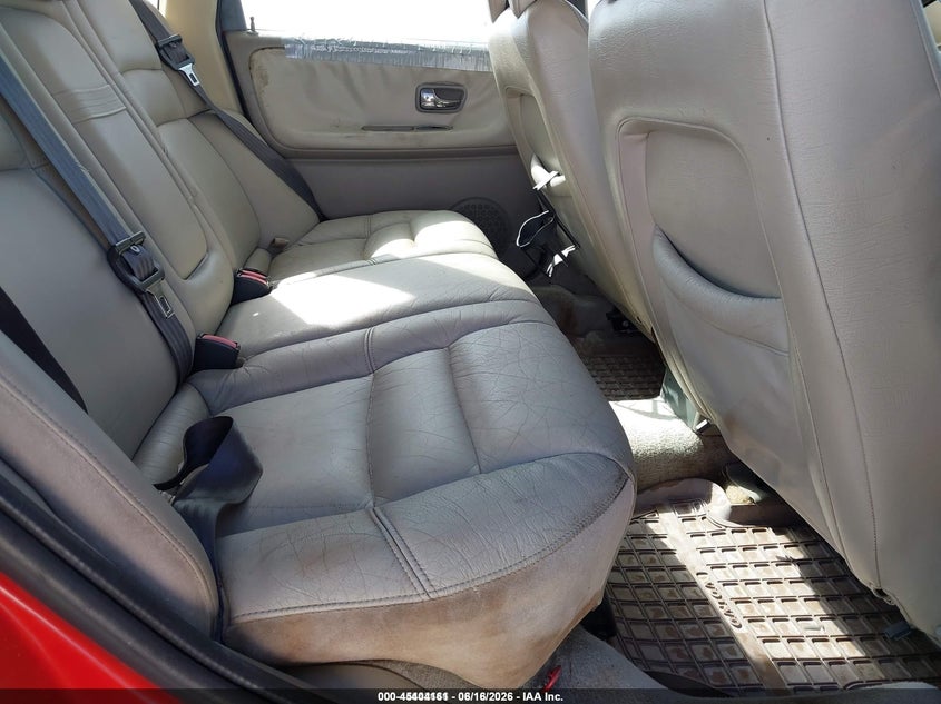 1998 Volvo V70 T5 VIN: YV1LW5348W3344930 Lot: 45404161