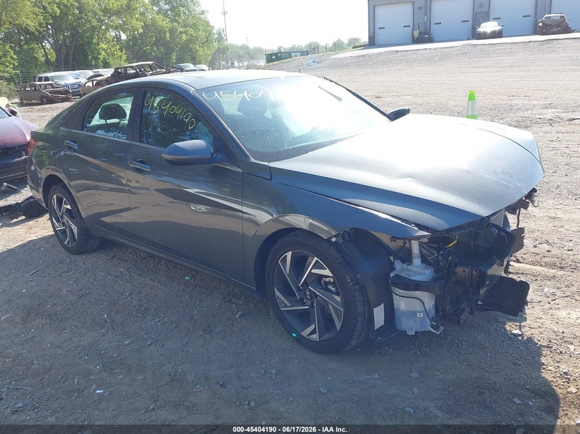 2025 HYUNDAI ELANTRA auction photo 1