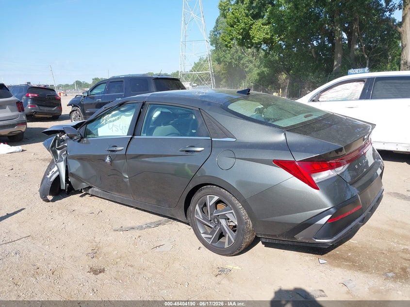 2025 HYUNDAI ELANTRA auction photo 3
