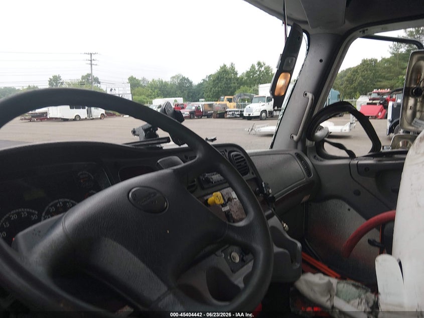 2014 FREIGHTLINER M2 auction photo 7