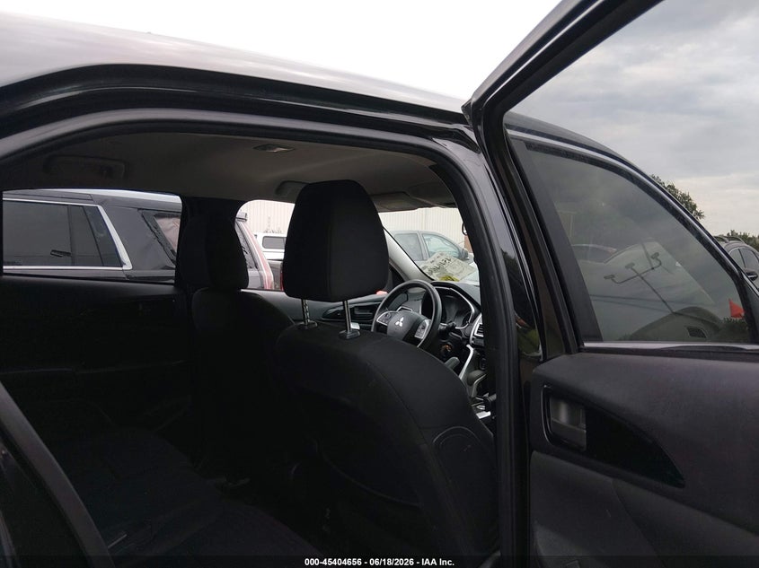 2018 Mitsubishi Eclipse Cross Le VIN: JA4AT4AA5JZ042777 Lot: 45404656