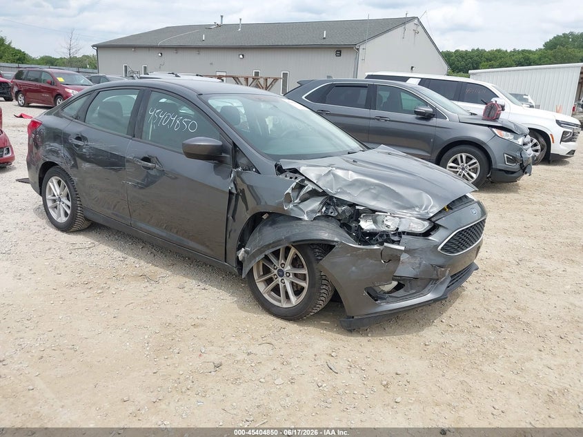 Vin: 1fadp3f23jl200125, lot: 45902873, ford focus se 2018 img_1