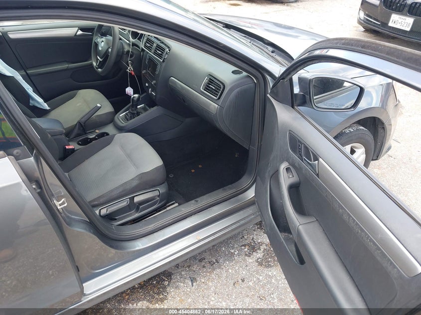 2018 VOLKSWAGEN JETTA auction photo 5