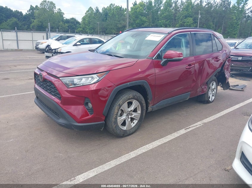 VIN 2T3W1RFV3MW172085 2021 TOYOTA RAV4 XLE