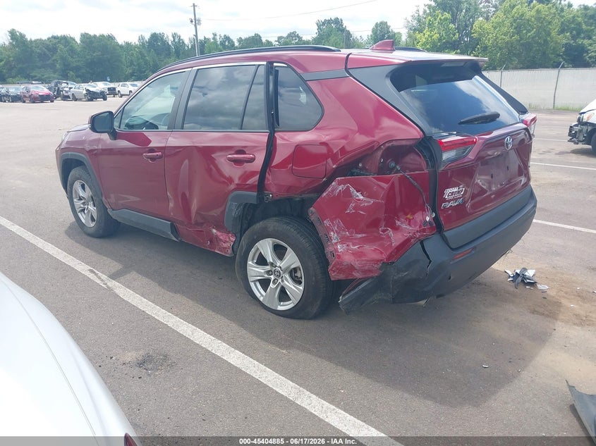 VIN 2T3W1RFV3MW172085 2021 TOYOTA RAV4 XLE