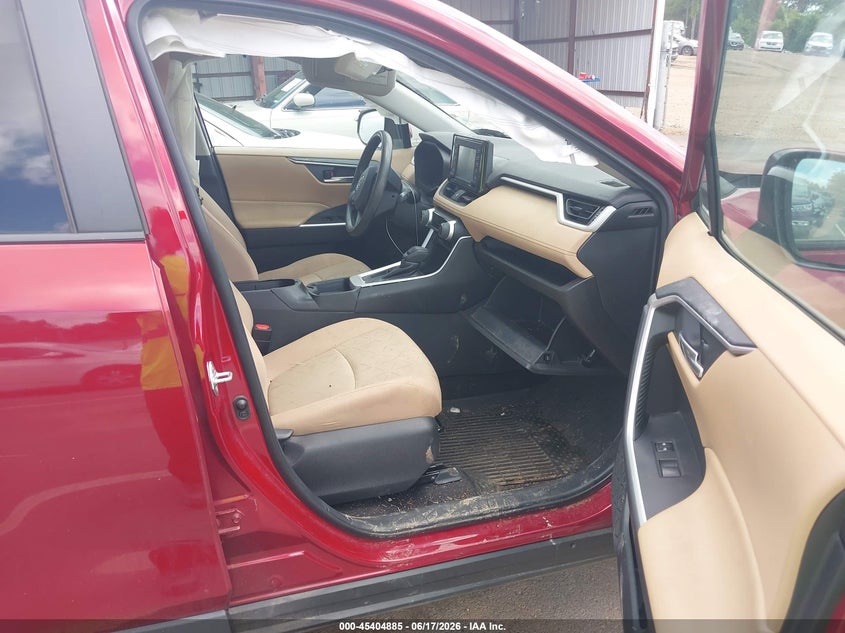 VIN 2T3W1RFV3MW172085 2021 TOYOTA RAV4 XLE