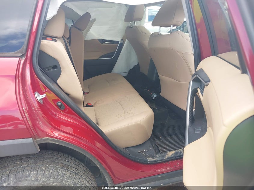 VIN 2T3W1RFV3MW172085 2021 TOYOTA RAV4 XLE