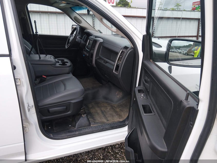 2017 RAM 1500 auction photo 5