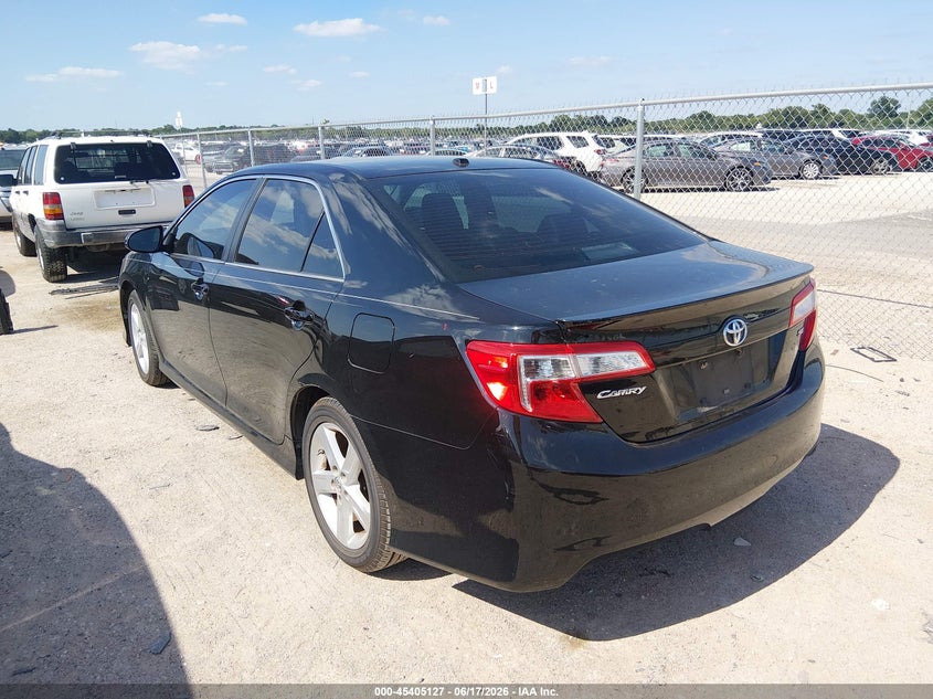2014 TOYOTA CAMRY auction photo 3