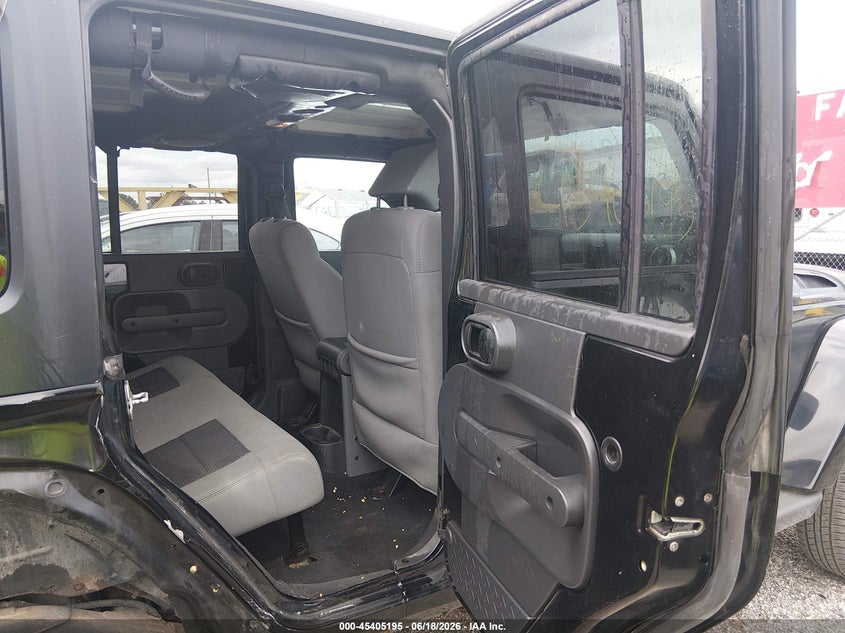 2010 JEEP WRANGLER UNLIMITED auction photo 8
