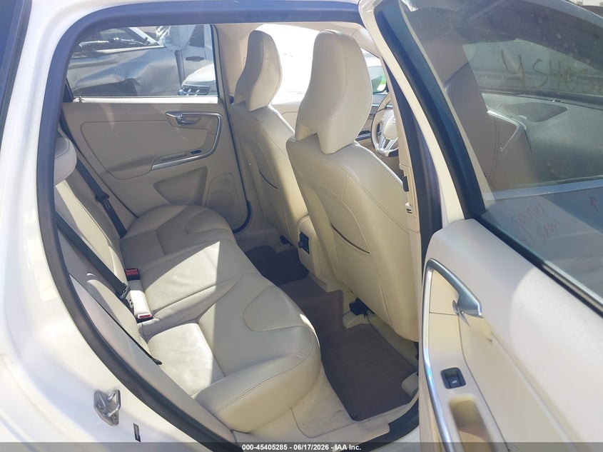 2015 Volvo Xc60 T5 Platinum VIN: YV4612RM1F2724458 Lot: 45405285