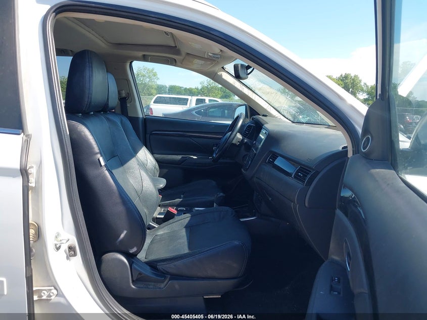 2017 MITSUBISHI OUTLANDER auction photo 5
