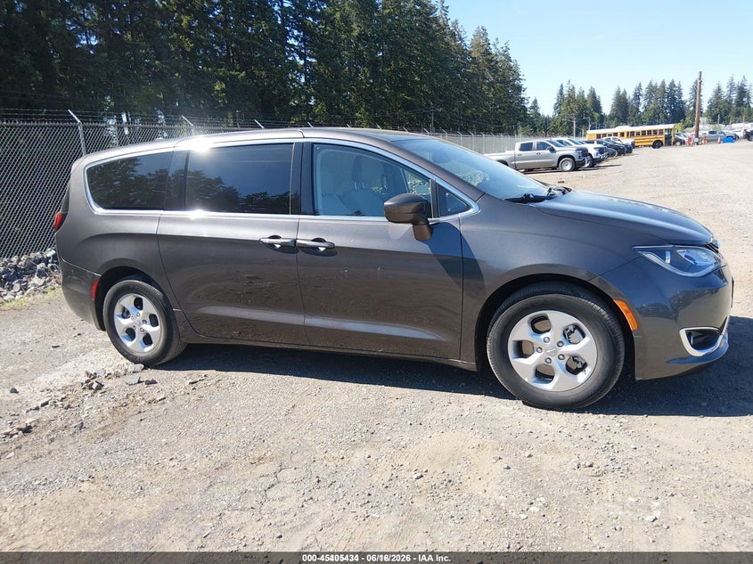 2017 Chrysler Pacifica Hybrid Touring Plus VIN: 2C4RC1H75HR797479 Lot: 45405434