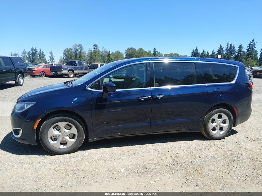 2018 Chrysler Pacifica Hybrid Touring Plus VIN: 2C4RC1H71JR276247 Lot: 45405456
