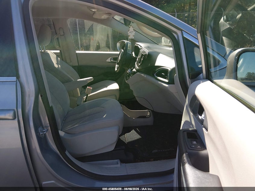 2017 Chrysler Pacifica Hybrid Touring Plus VIN: 2C4RC1H71HR838223 Lot: 45405478