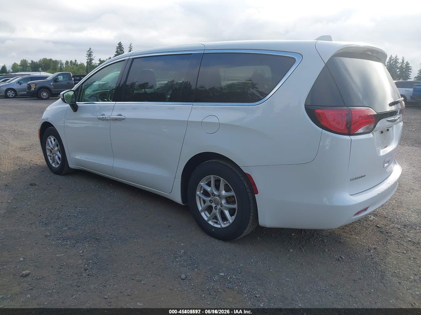 Vin: 2c4rc1cg7lr237639, lot: 45903620, chrysler voyager lx 20203