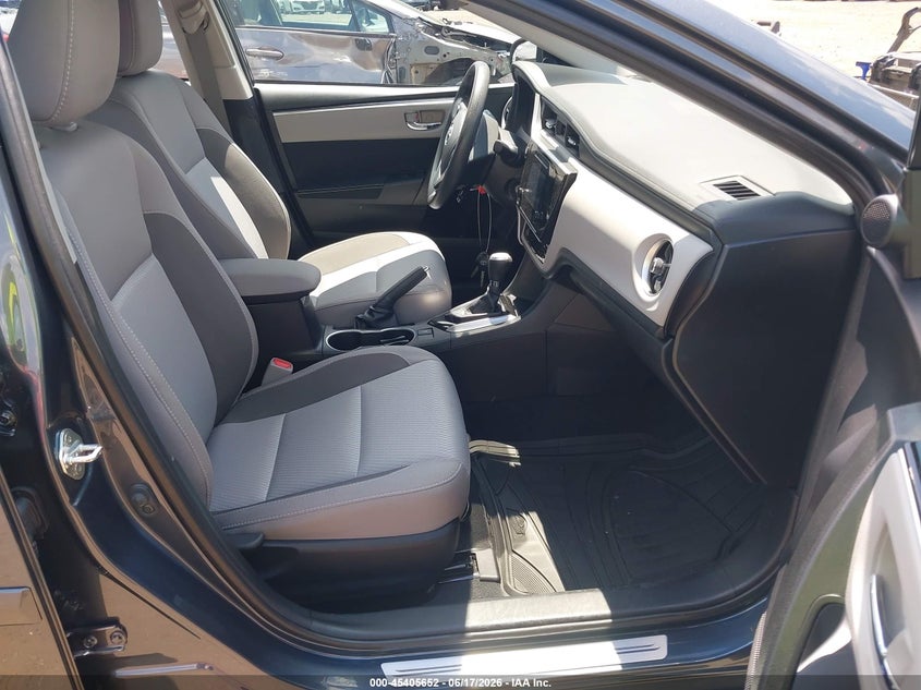VIN 2T1BURHE0KC136879 2019 TOYOTA COROLLA LE