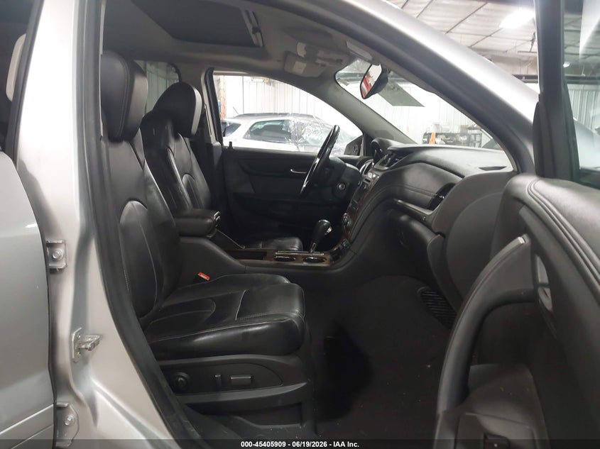 2014 CHEVROLET TRAVERSE auction photo 5