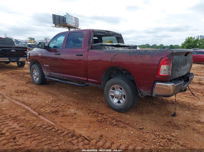 Vin: 3c6ur5cj3lg102148, lot: 45903949, ram 2500 tradesman  4x4 6'4 box 20203